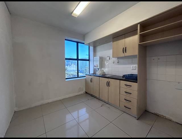 999M² OFFICE TO LET IN PINETOWN CENTRAL
